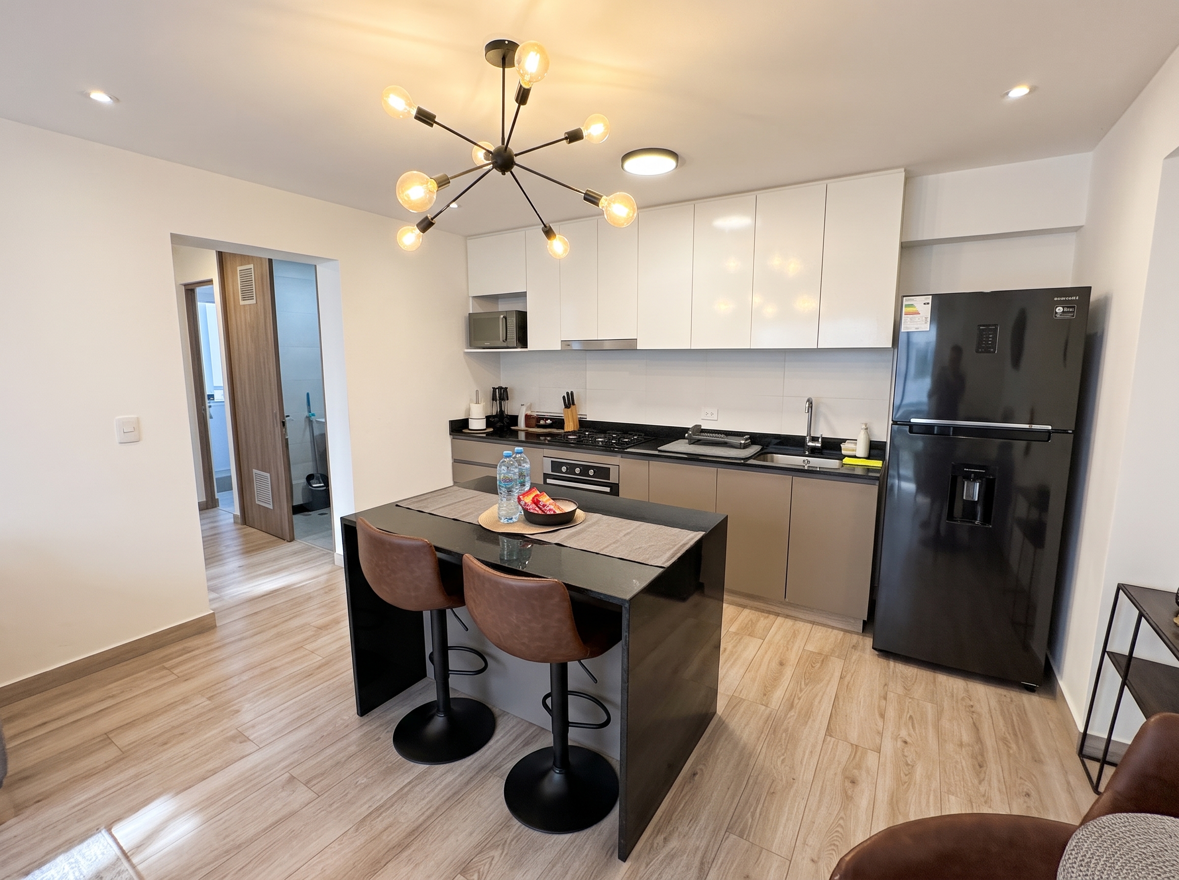 Moderno Dpto de 69 m² | 2 Dorm, 2 Baños, Cochera y Áreas Comunes - Foto 3